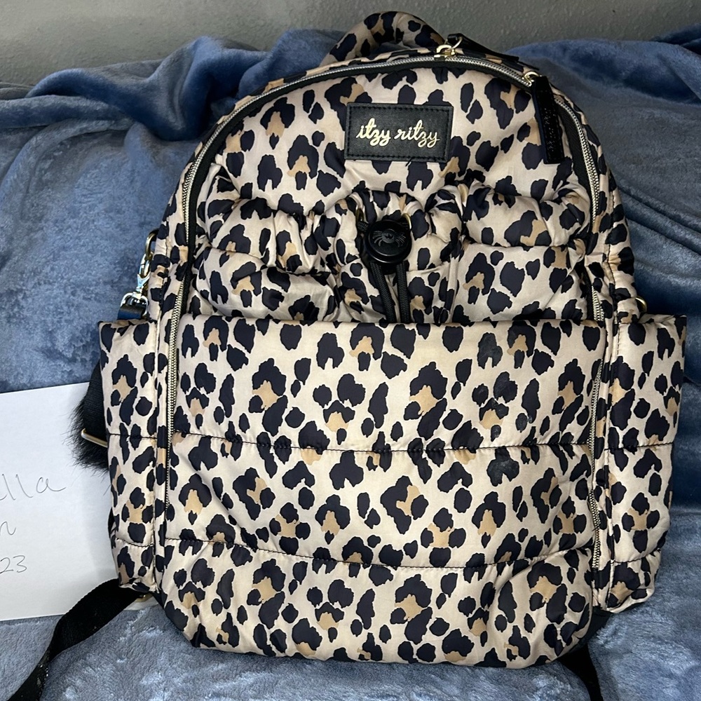 Itzy ritzy dream backpack/pump bag